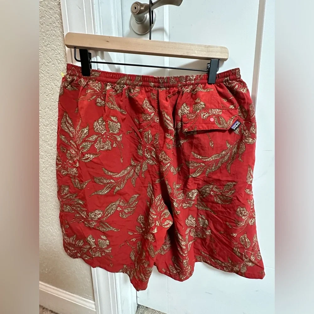 Patagonia Men’s Baggies Shorts - Large - Burgundy Bamboo‎ 8”